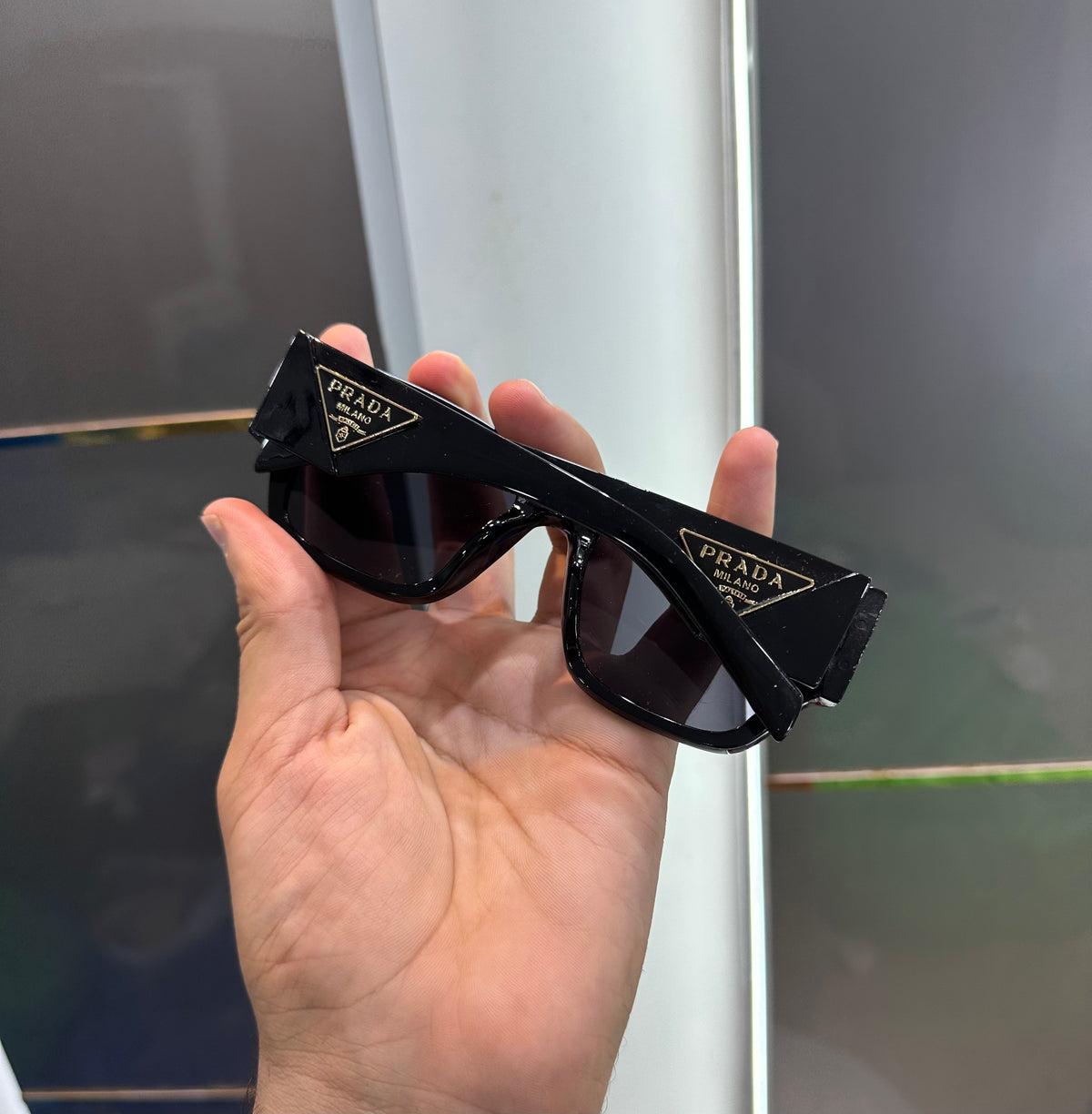 Pra da Ran bir Black 6092 Ultimate Luxury Shade With Original Packaging