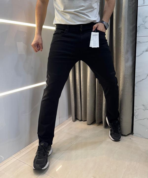 Calvi n Klei n Jet Black Imported Hyperflex Denim