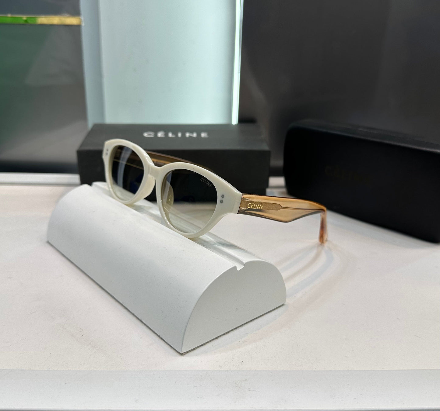 Celin e Ultimate Luxury Shade With Original Packaging