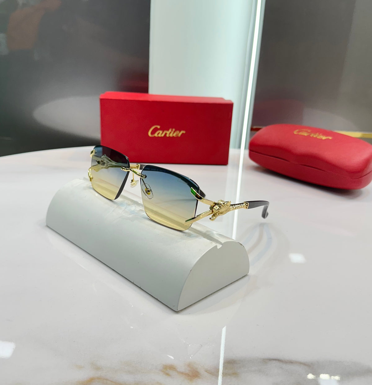 Carti er 004 Multi Ultimate Luxury Shade With Original Packaging