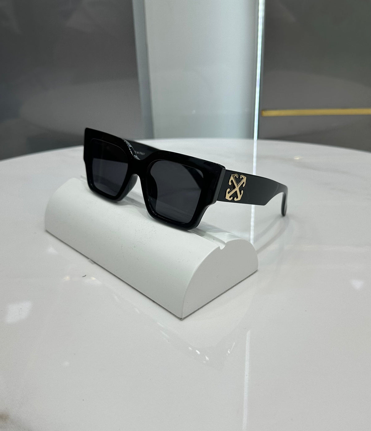OffWhit e 1128 Black Ultimate Luxury Shade With Original Packaging